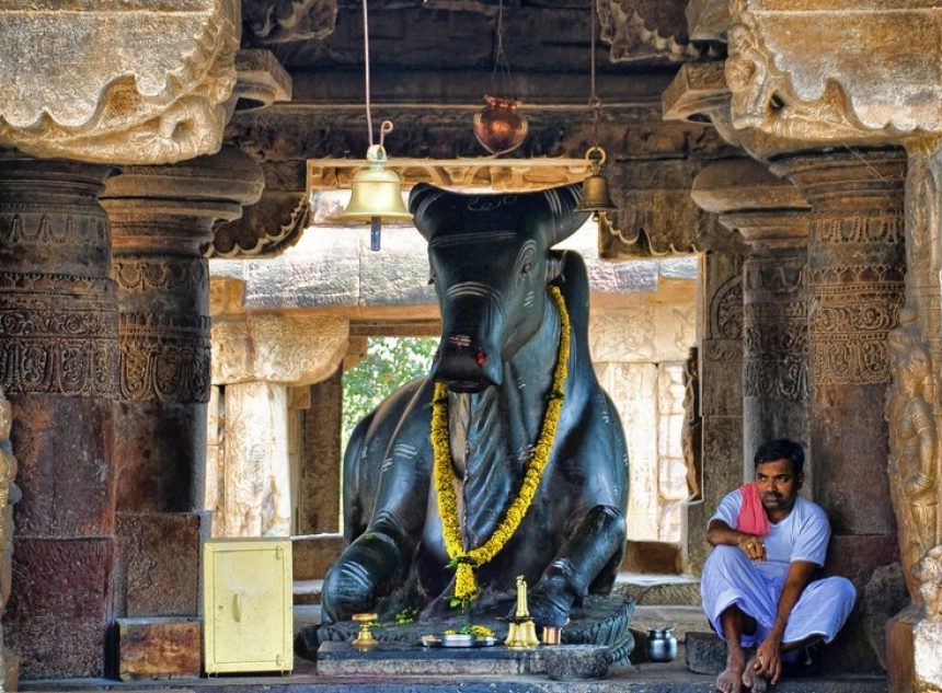 Hindu society is trapped by its own slogan Hindu society is trapped by its own slogan