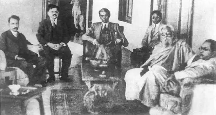 “E.V.R.” with Mr Jinnah and Dr Ambedkar (right) during a Muslim league session. Mr. Jinnah refused his support to the “Periyar’s” separationist views.