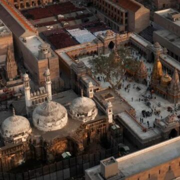 How long did the demolition of the Kashi-Vishwanath Temple take?